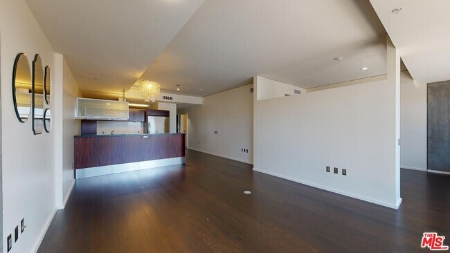 Building Photo - 1155 S Grand Ave