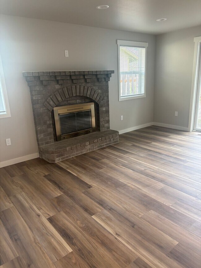 Building Photo - Beautifully Remodeled Single-Level House in North Newberg