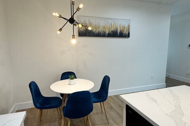 Building Photo - 929 Marjorie St