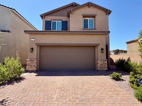 Building Photo - GORGEOUS 4 BED 3 BATH 2 CAR GARAGE SINGLE FAMILY HOME W/ LOFT, VAULTED ENTRYWAY, BACKYARD, AND BE...