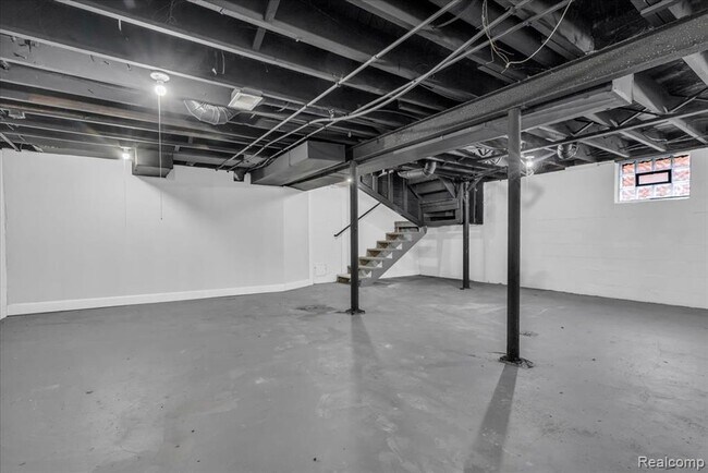 Building Photo - 14112 Mettetal St