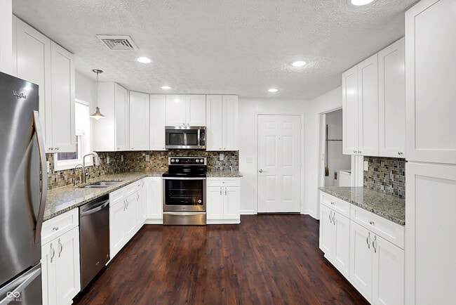 Building Photo - 301 W Pierce St