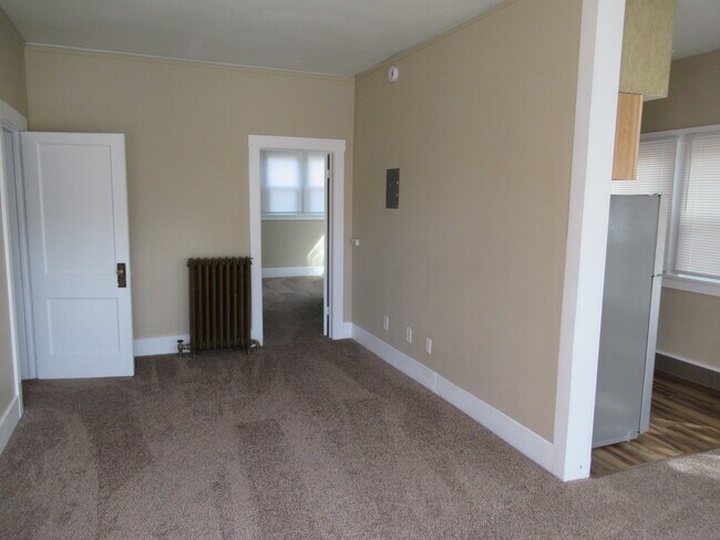 Building Photo - 1001 N Weber St