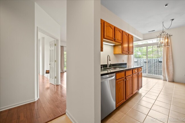 Building Photo - 187 Hunt Club Dr