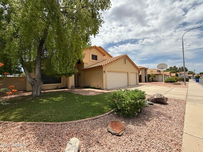 Primary Photo - 3611 N 109th Dr