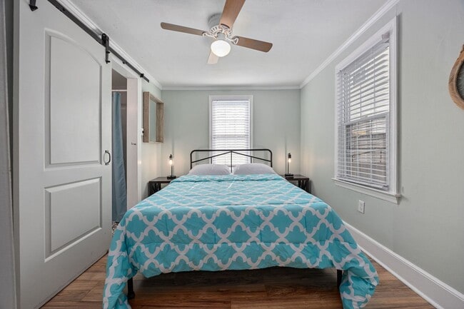Building Photo - SNOWBIRD RENTAL- Pura Vida Cottage 4 Block...