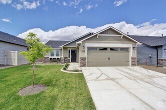 Building Photo - Immaculate Single-Level Home in a Quiet Ne...
