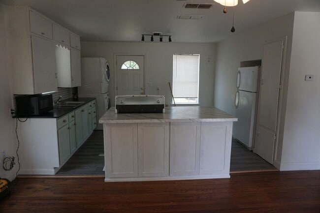Building Photo - 2808 37th St