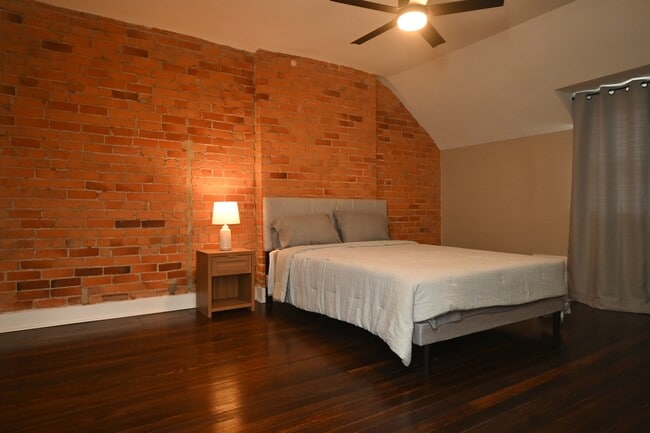 Building Photo - 2369 Park Ave