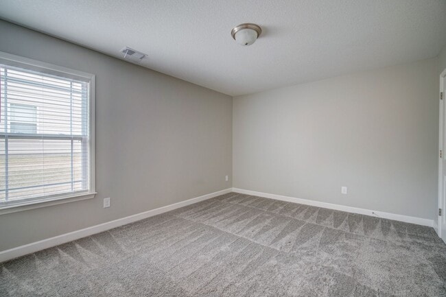 Building Photo - 732 Shelburne Ln