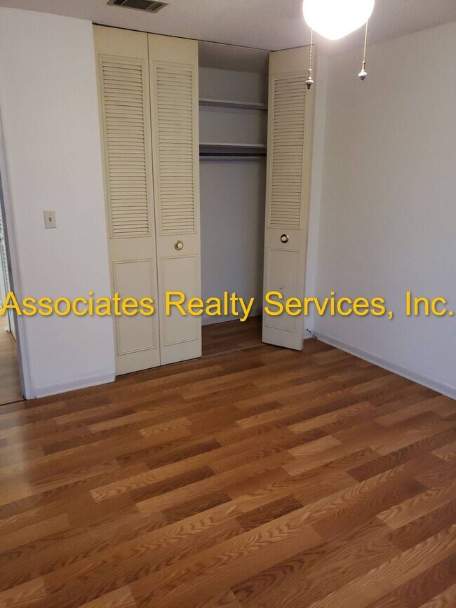 Building Photo - *Sublease* Cute Renovation in Northwood!