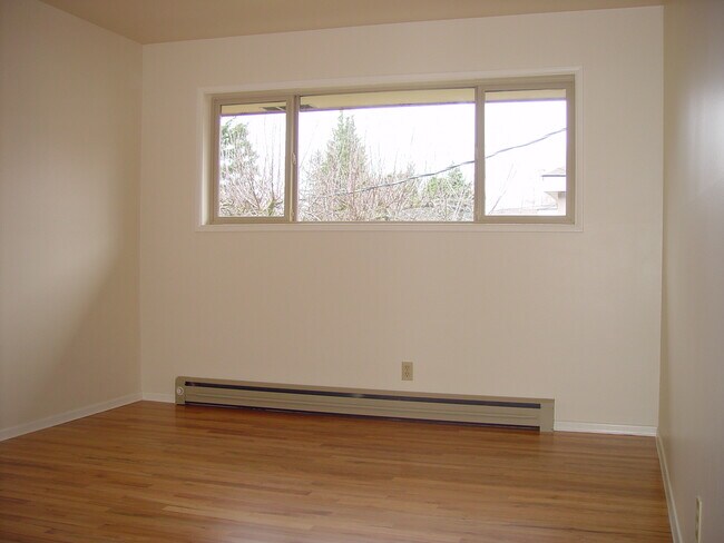 Master Bedroom - 3310 Columbia St