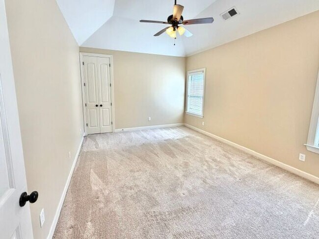 Building Photo - Now A Spacious 4 Bedroom 2 Bath Home In Cordova