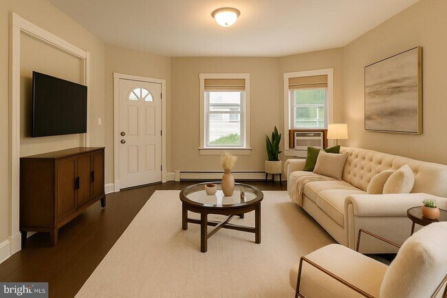 Building Photo - 134 S Main St