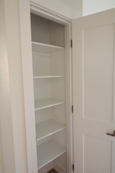 Building Photo - 12929 SE Ridgecrest Rd