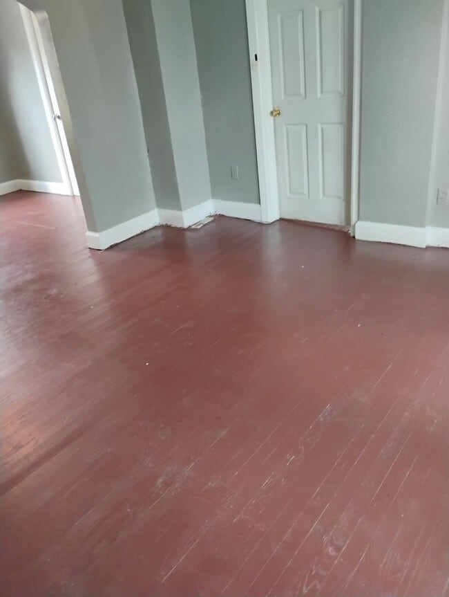 Building Photo - 3 Bedroom Home In Detroit
