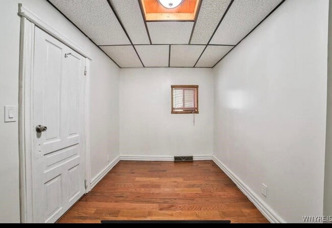 Building Photo - 421 E Utica St
