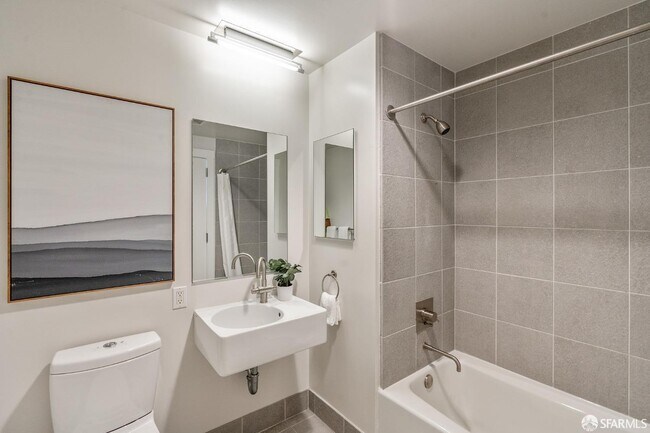 Building Photo - 501 Beale St