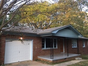 Building Photo - 2514 Rochell Dr NW
