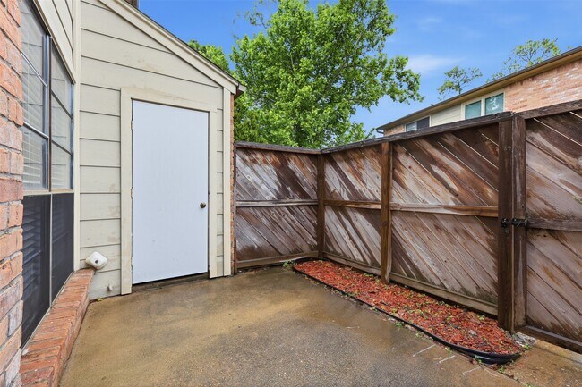 Building Photo - 8801 Hammerly Blvd