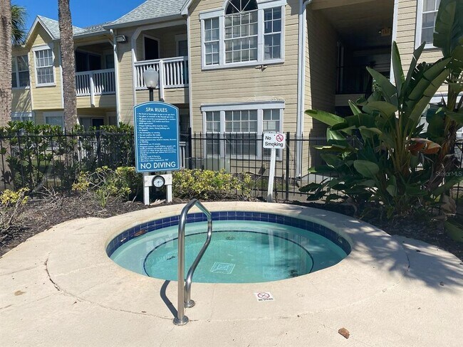 Building Photo - 1023 S Hiawassee Rd