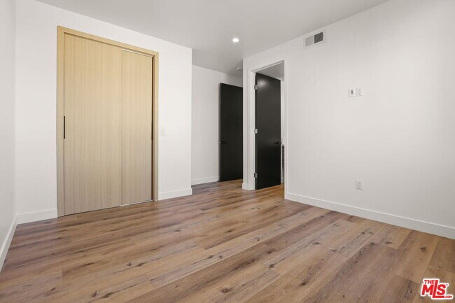 Building Photo - 1520 Magnolia Ave