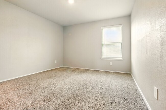 Building Photo - 21402 Wimborne Glen Wy