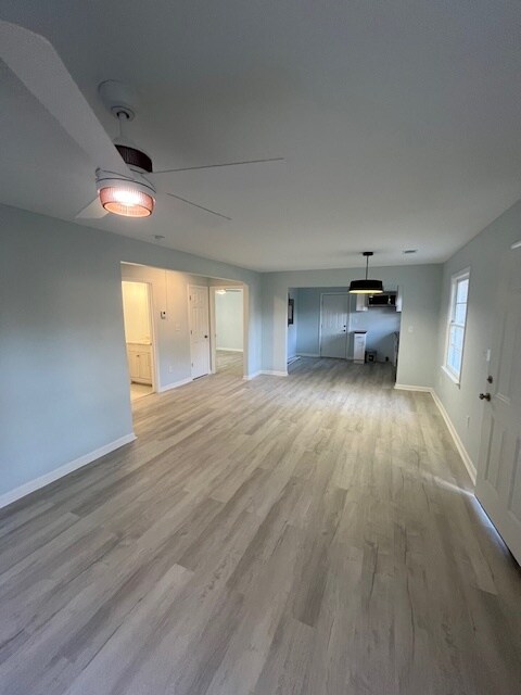 Building Photo - 1957 Knightsbridge Rd