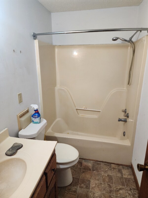 Building Photo - 731 Hickory Dr