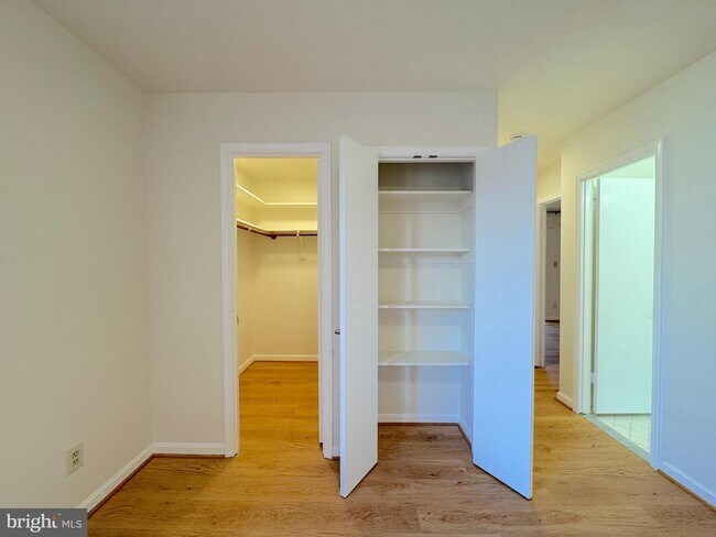 Building Photo - 1020 N Stafford St