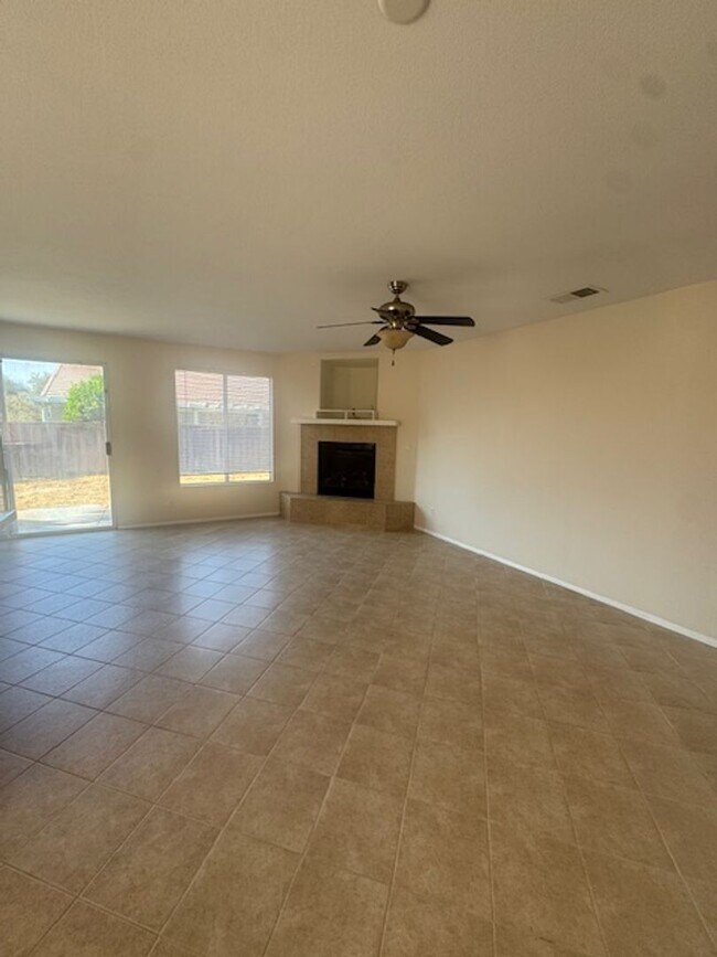Building Photo - Beautiful Home Coming Soon!