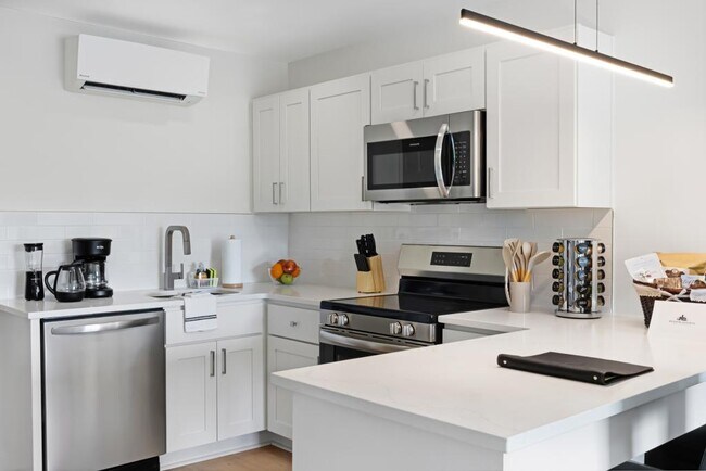 Building Photo - 1309 Hudson Ave