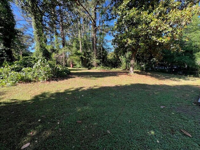 Building Photo - Beautiful cozy 3 bedroom ranch home!