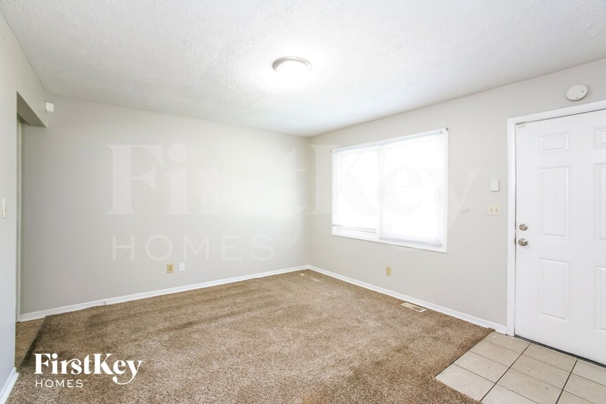 Building Photo - 2910 Heatherlea Dr