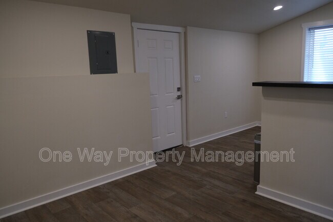 Building Photo - 1412 7th Ave