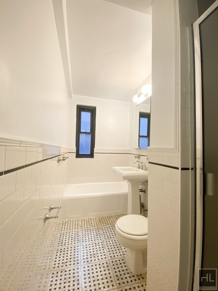 Building Photo - EAST 56 STREET