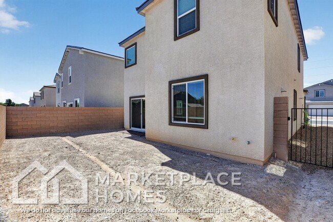 Building Photo - 2650 Marlette Ave