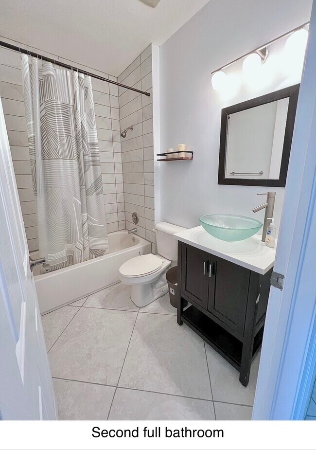 Building Photo - 750 Millbrae Ct