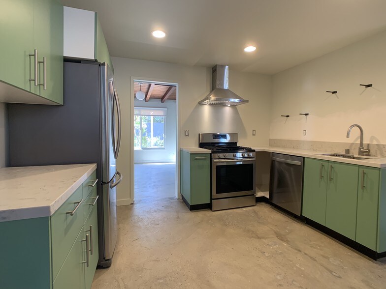 Building Photo - 4317 Westlawn Ave