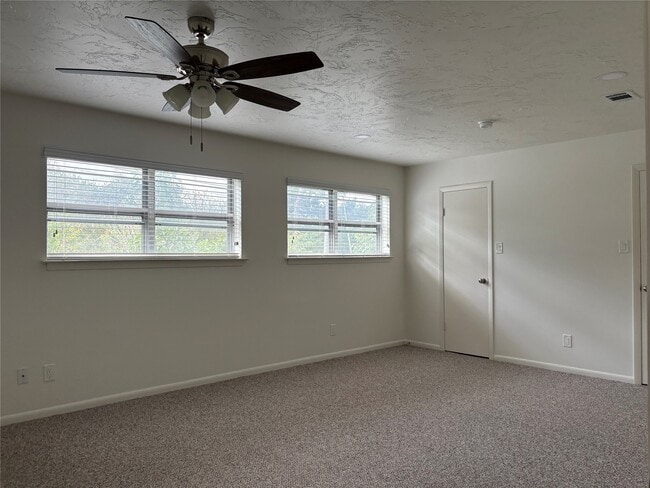 Building Photo - 1401 Andover Ln