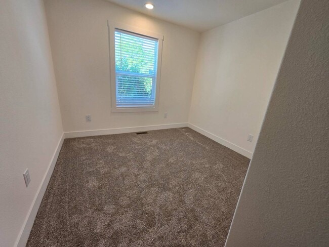 Building Photo - 359 Lemon Dr