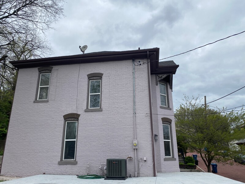 Building Photo - 506 William St