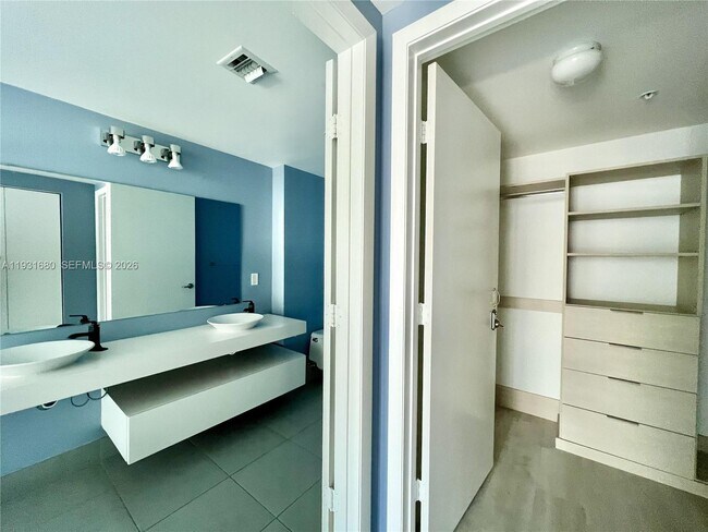 Building Photo - 92 SW 3rd St