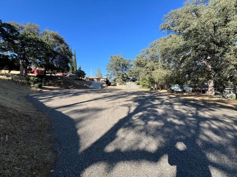 Building Photo - 25 Chaparral Ct