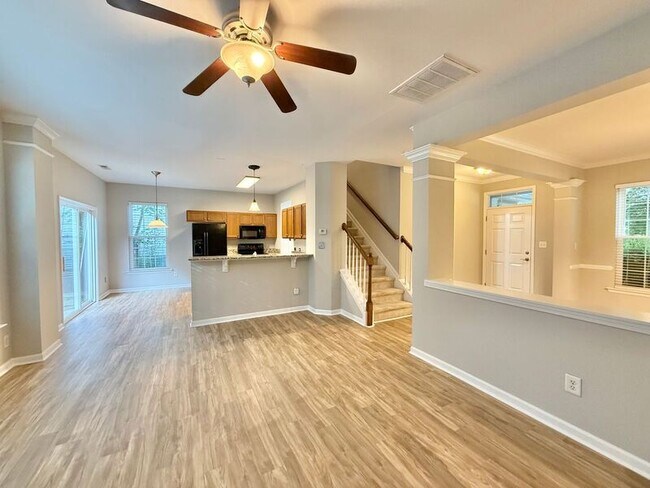 Building Photo - 2113 Trefoil Ln