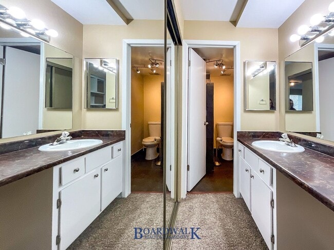 Building Photo - Beautiful 2 bed 2 bath Condo