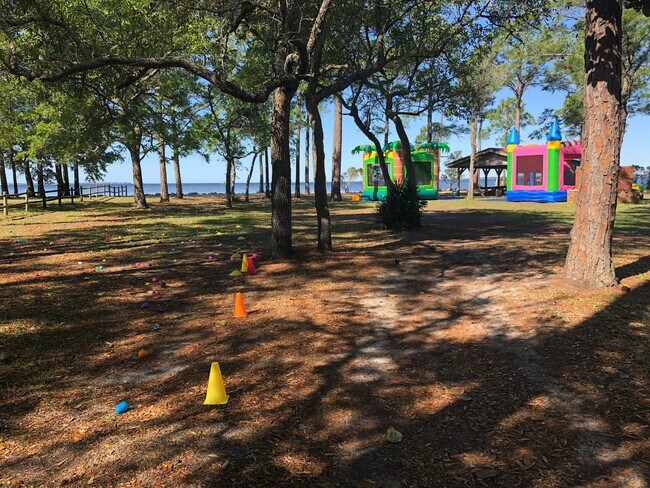 Building Photo - Bluewater Bay Area 4 Bedroom Pool Home!