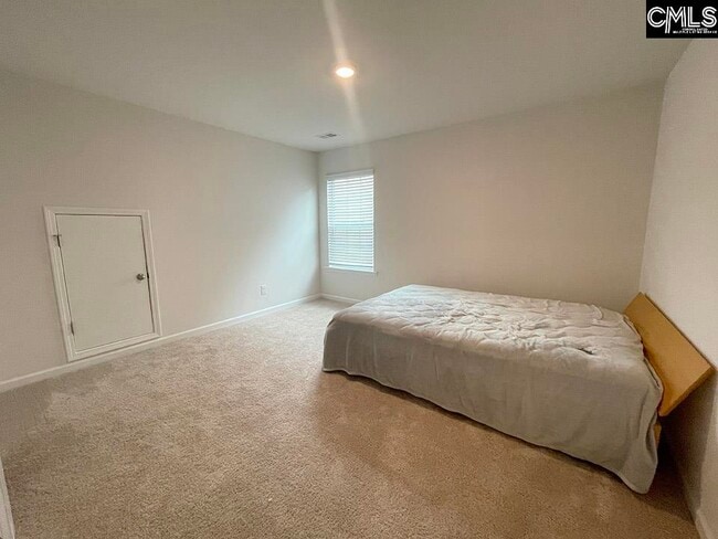 Building Photo - 212 Timber Wood Dr