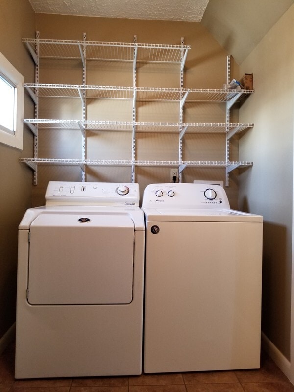 Building Photo - 1658 Childs Ave