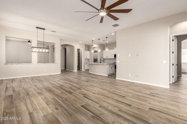 Building Photo - 2808 W Roosevelt Dr